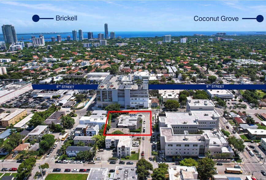 635 SW 7th Ct, Miami, FL à vendre - Photo du bâtiment - Image 3 de 14