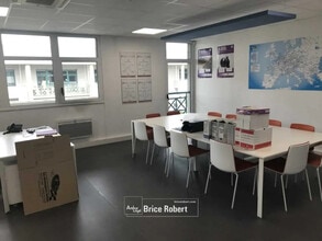 Flex dans Bron à louer Photo du bâtiment- Image 1 de 8