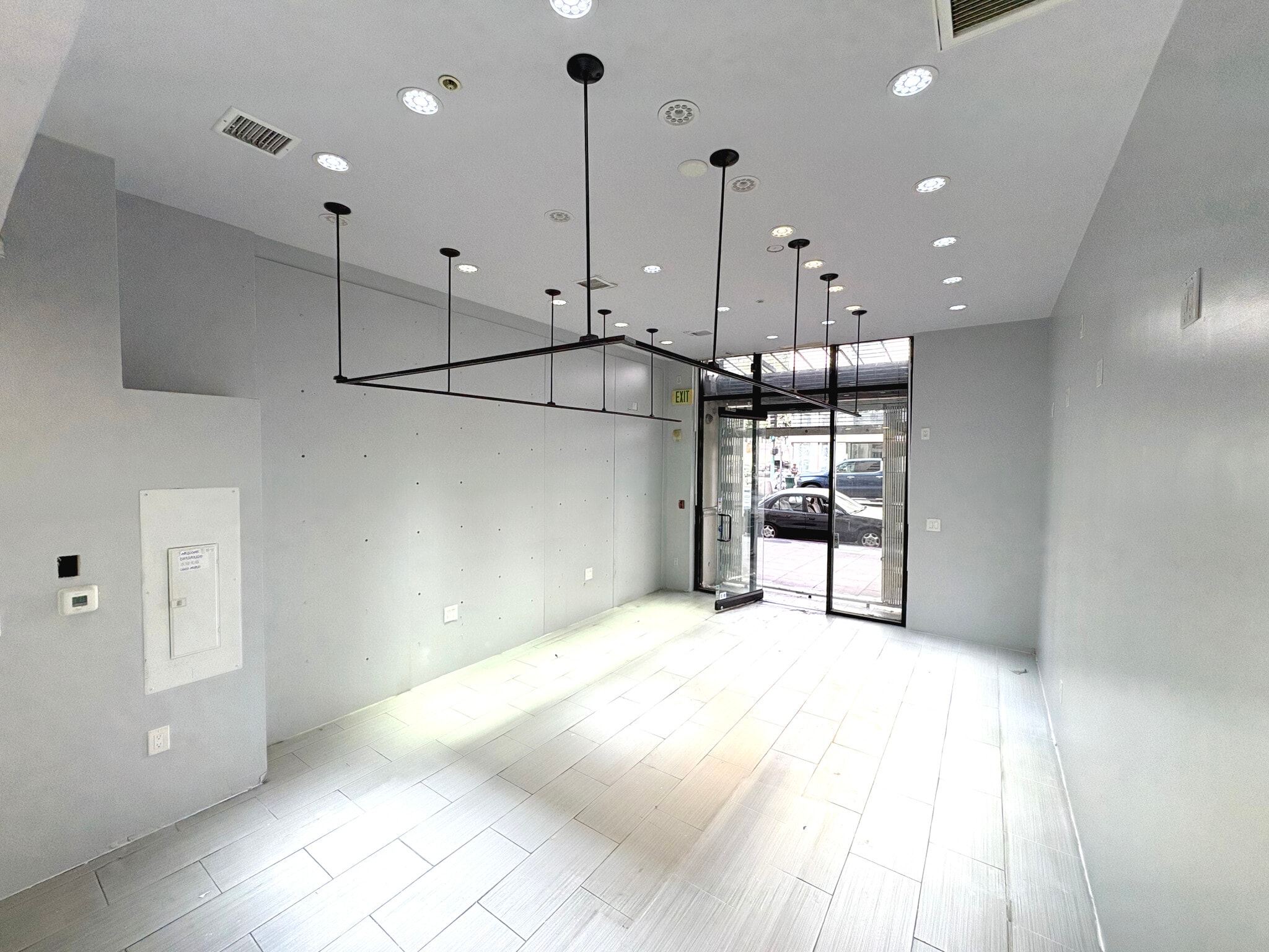850 S Broadway, Los Angeles, CA for lease Interior Photo- Image 1 of 4