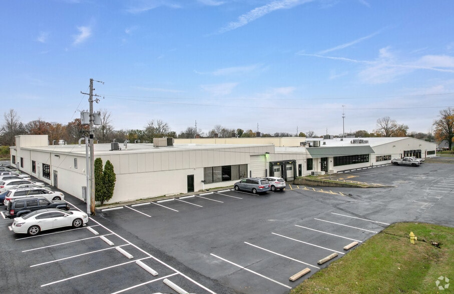 7800 Records St, Indianapolis, IN for lease - Building Photo - Image 3 of 6