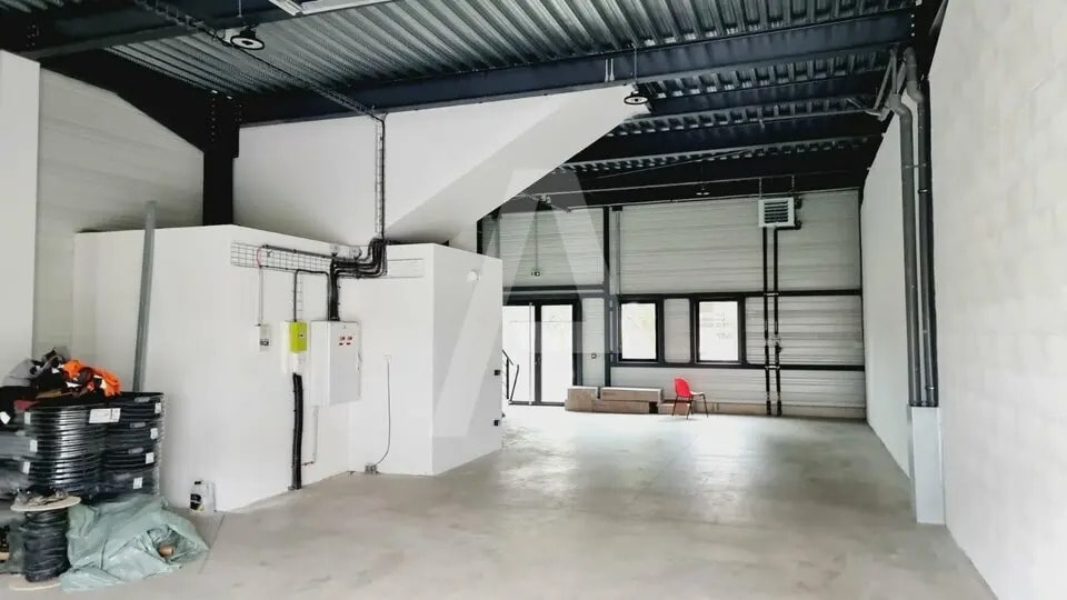 Flex in Fresnes for lease Interior Photo- Image 1 of 7