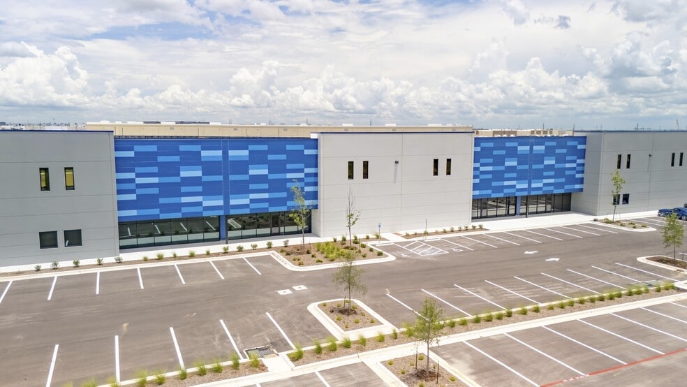 15508 Impact Way, Pflugerville, TX for lease - Building Photo - Image 2 of 21