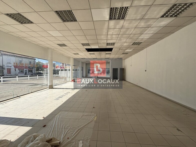 Retail in Avignon for lease - Interior Photo - Image 2 of 8