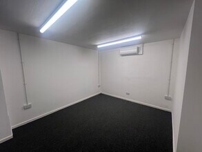 Moorhouse Av, Leeds for lease Interior Photo- Image 1 of 3