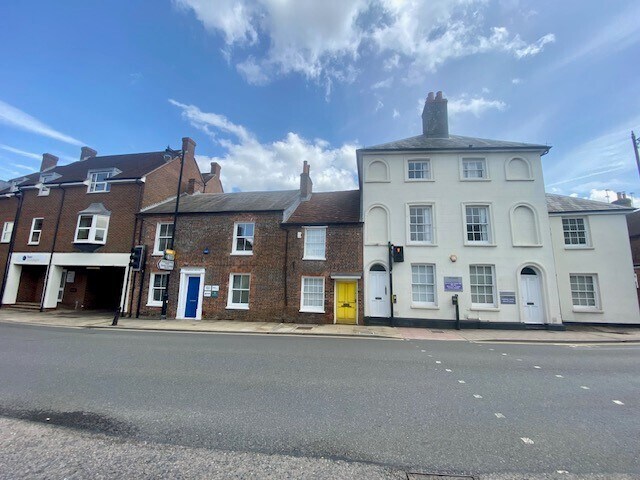 74 Bartholomew St, Newbury à louer - Photo du bâtiment - Image 2 de 2