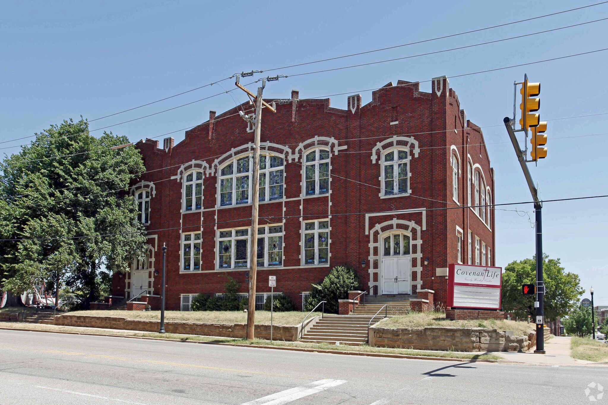 300 N Walnut Ave, Oklahoma City, OK à vendre Photo du bâtiment- Image 1 de 12