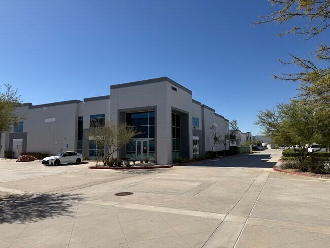 Plus de détails pour 14068 Meridian Pky, Riverside, CA - Industriel à louer