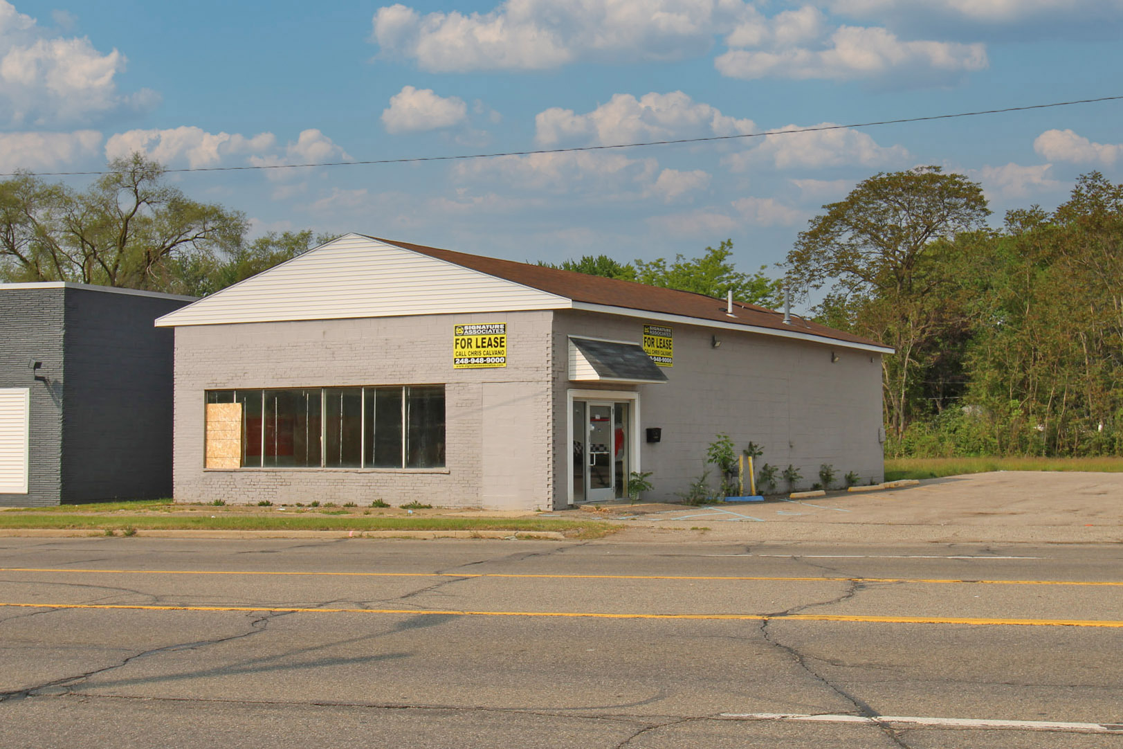 2262 S Wayne Rd, Westland, MI for lease Building Photo- Image 1 of 3