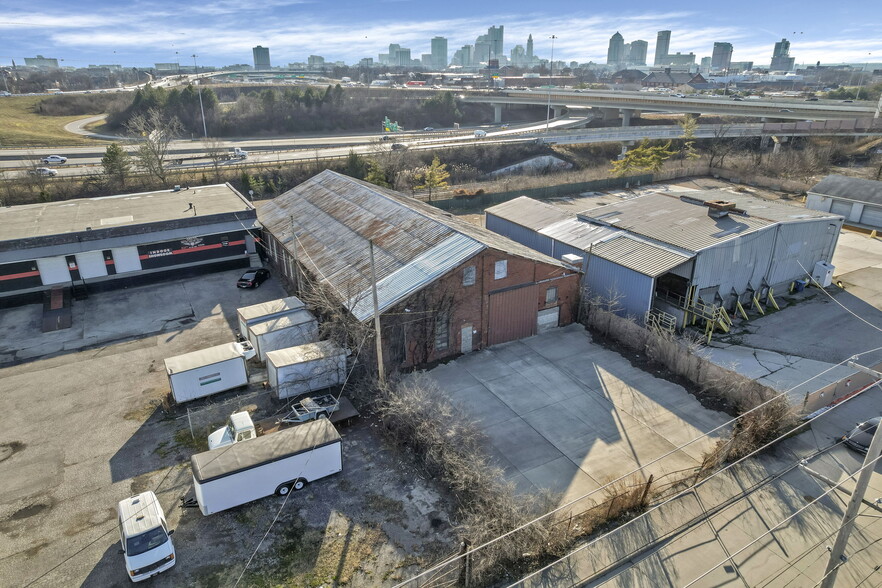 827 Reynolds Ave, Columbus, OH for sale - Primary Photo - Image 1 of 11