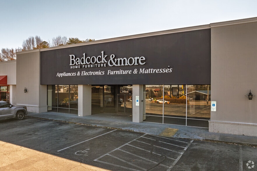 3407 W Gate City Blvd, Greensboro, NC for lease - Building Photo - Image 3 of 5