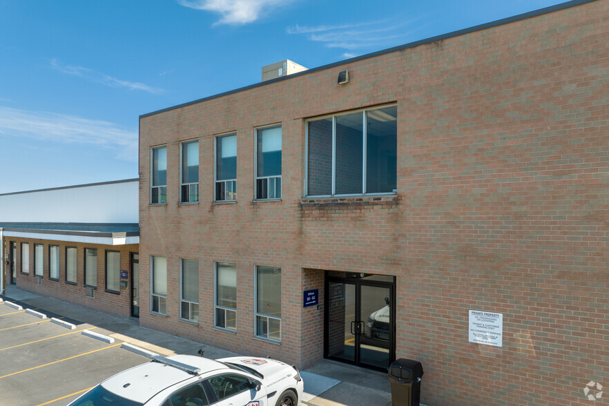 2455 Cawthra Rd, Mississauga, ON for lease - Building Photo - Image 3 of 4