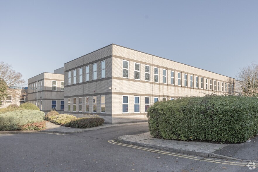 Britannia Rd, Patchway à louer - Photo du bâtiment - Image 2 de 2