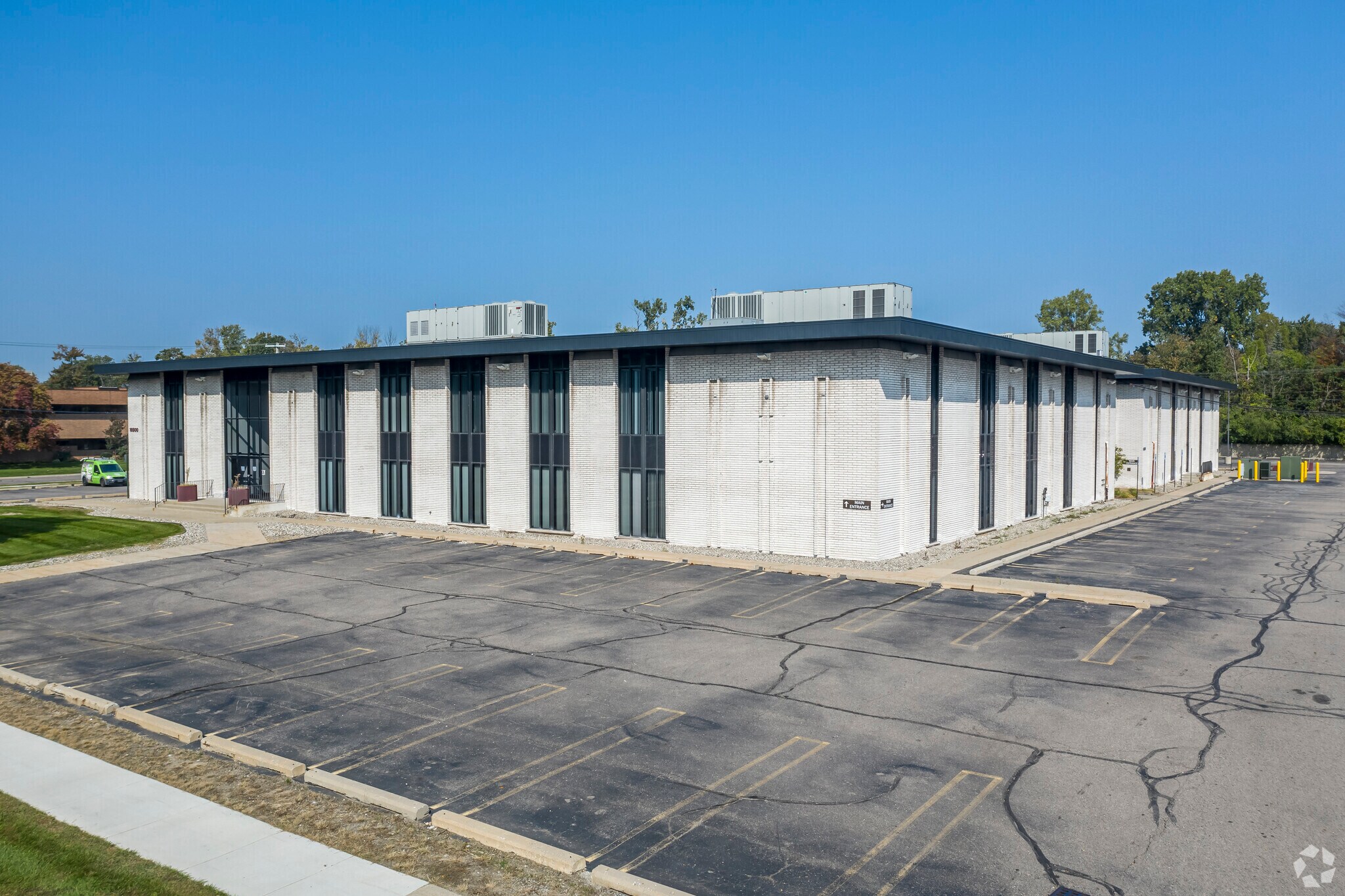 16500 W 12 Mile Rd, Southfield, MI for lease Primary Photo- Image 1 of 33