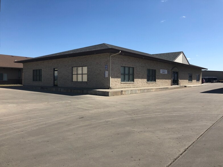 3212 14th Ave S, Fargo, ND for lease - Building Photo - Image 3 of 3