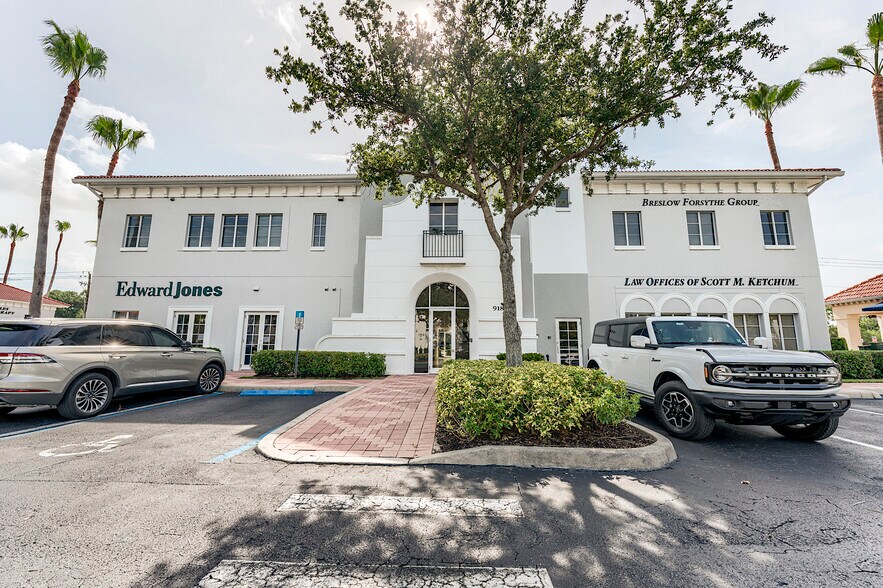9180 Galleria Ct, Naples, FL for lease - Building Photo - Image 1 of 6