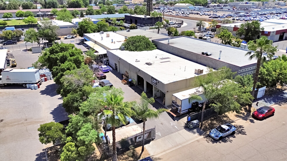 2152 N Briarwood Ave, Fresno, CA for sale - Aerial - Image 1 of 17