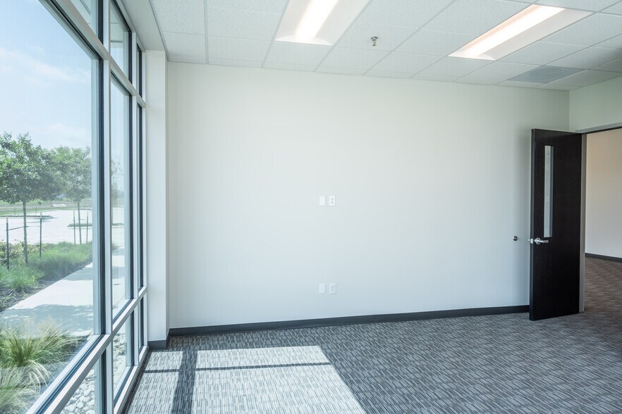 4000 Dale Earnhardt Way, Northlake, TX à louer - Photo intérieure - Image 3 de 10
