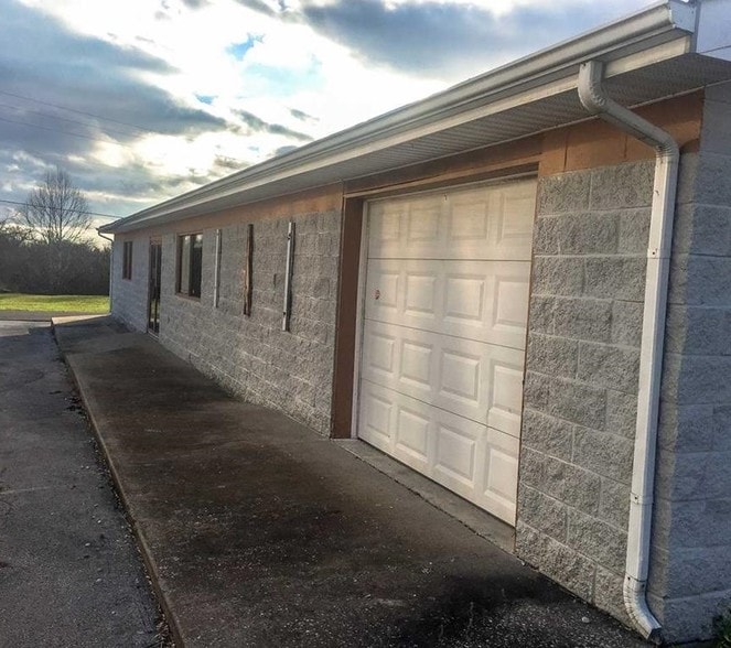 12111 Morgantown Rd, Bowling Green, KY à vendre - Photo du bâtiment - Image 2 de 3