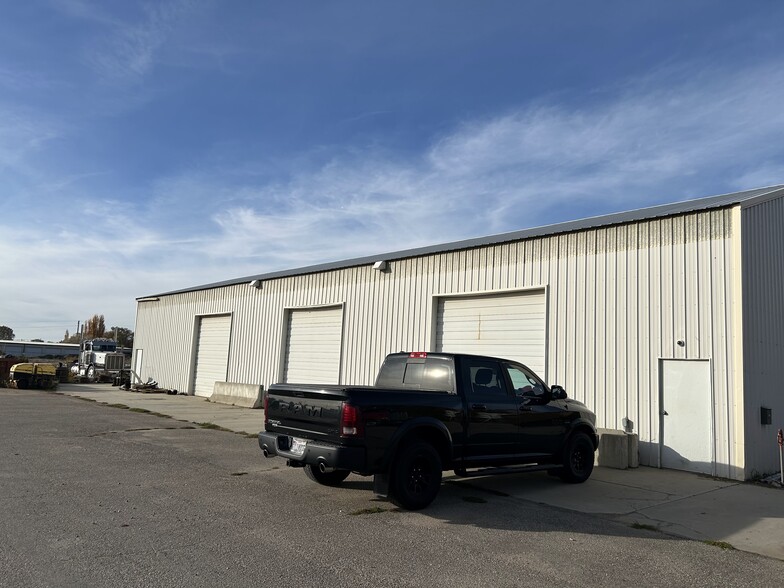 1859 N 2000 W, Farr West, UT for sale - Building Photo - Image 2 of 3