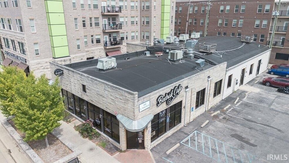 409 S Walnut St, Bloomington, IN à vendre - Photo du bâtiment - Image 1 de 34