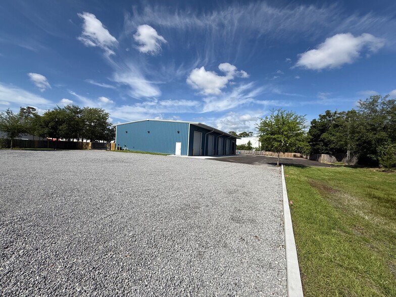 6940 Sonny Dale Dr, West Melbourne, FL à louer - Photo du bâtiment - Image 2 de 14