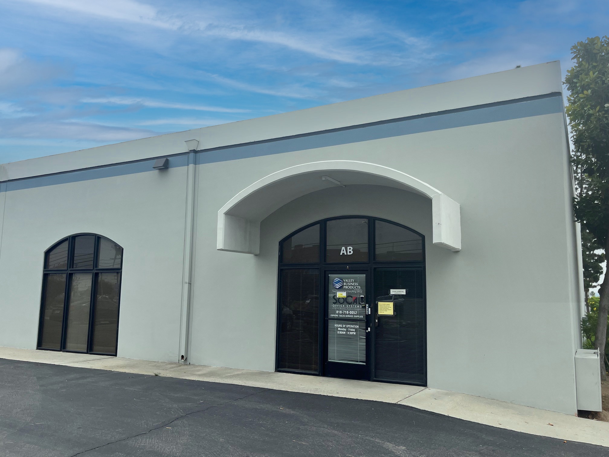 21110-21129 Osborne St, Canoga Park, CA for lease Building Photo- Image 1 of 1