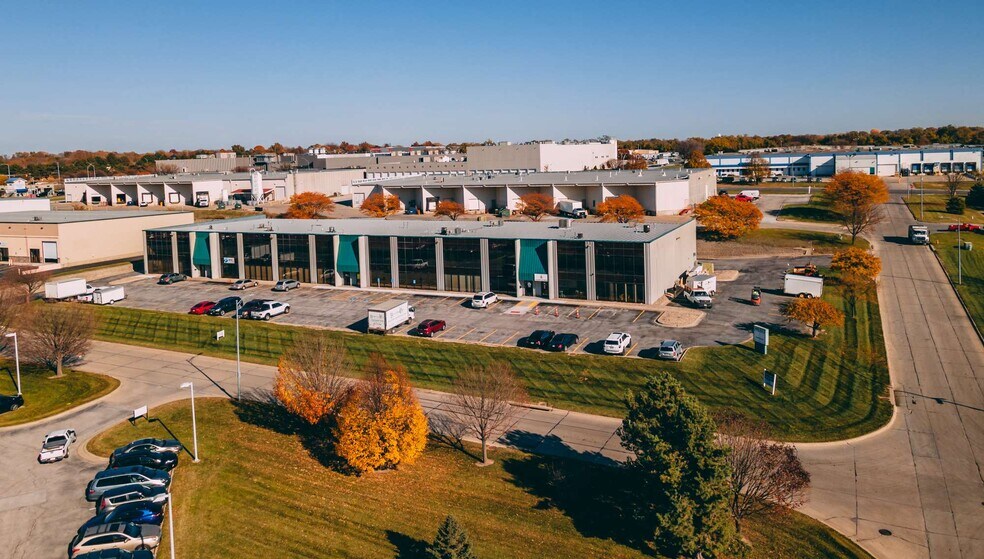 7001-7011 S 109th St, La Vista, NE à louer - Photo du bâtiment - Image 3 de 5