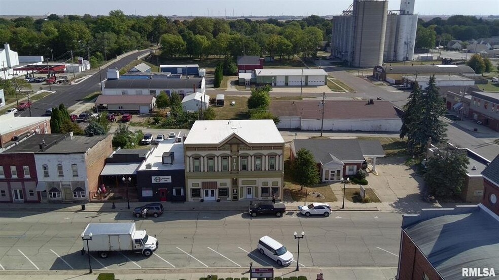 412-414 Locust St, Delavan, IL for sale - Building Photo - Image 3 of 16