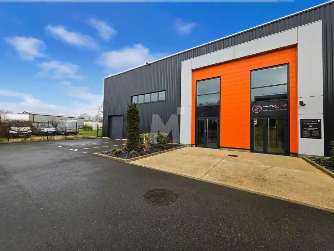 Flex in Bondoufle for lease Building Photo- Image 1 of 10