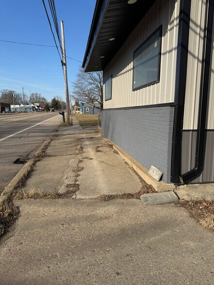 15354 US Highway 12, Union, MI à vendre - Photo du bâtiment - Image 3 de 13