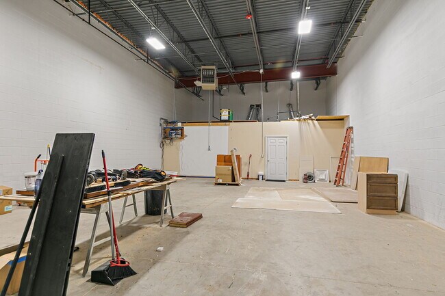 Plus de détails pour 129 Commercial Dr, Yorkville, IL - Industriel à louer