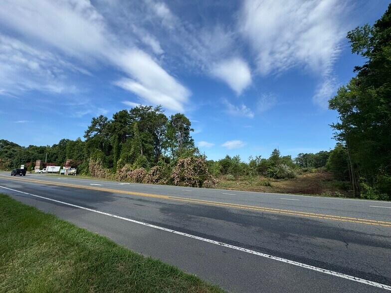 00 Allen Station Drive, Mint Hill, NC à louer - Photo du bâtiment - Image 3 de 3