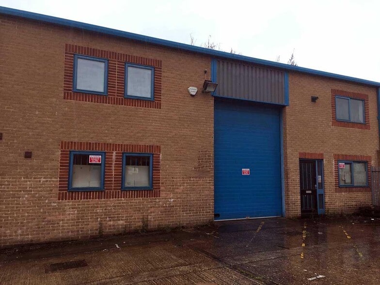 19-21 Banstead Rd, Blandford Forum for lease - Building Photo - Image 1 of 1