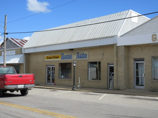 202 E Broadway St, Collinwood, TN for sale Primary Photo- Image 1 of 1