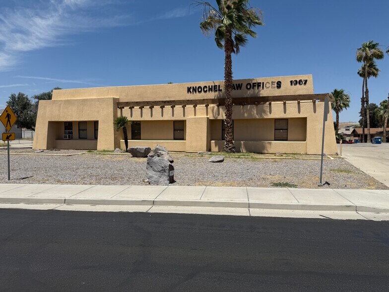 1967 S Highway 95, Bullhead City, AZ à vendre - Photo du bâtiment - Image 1 de 15