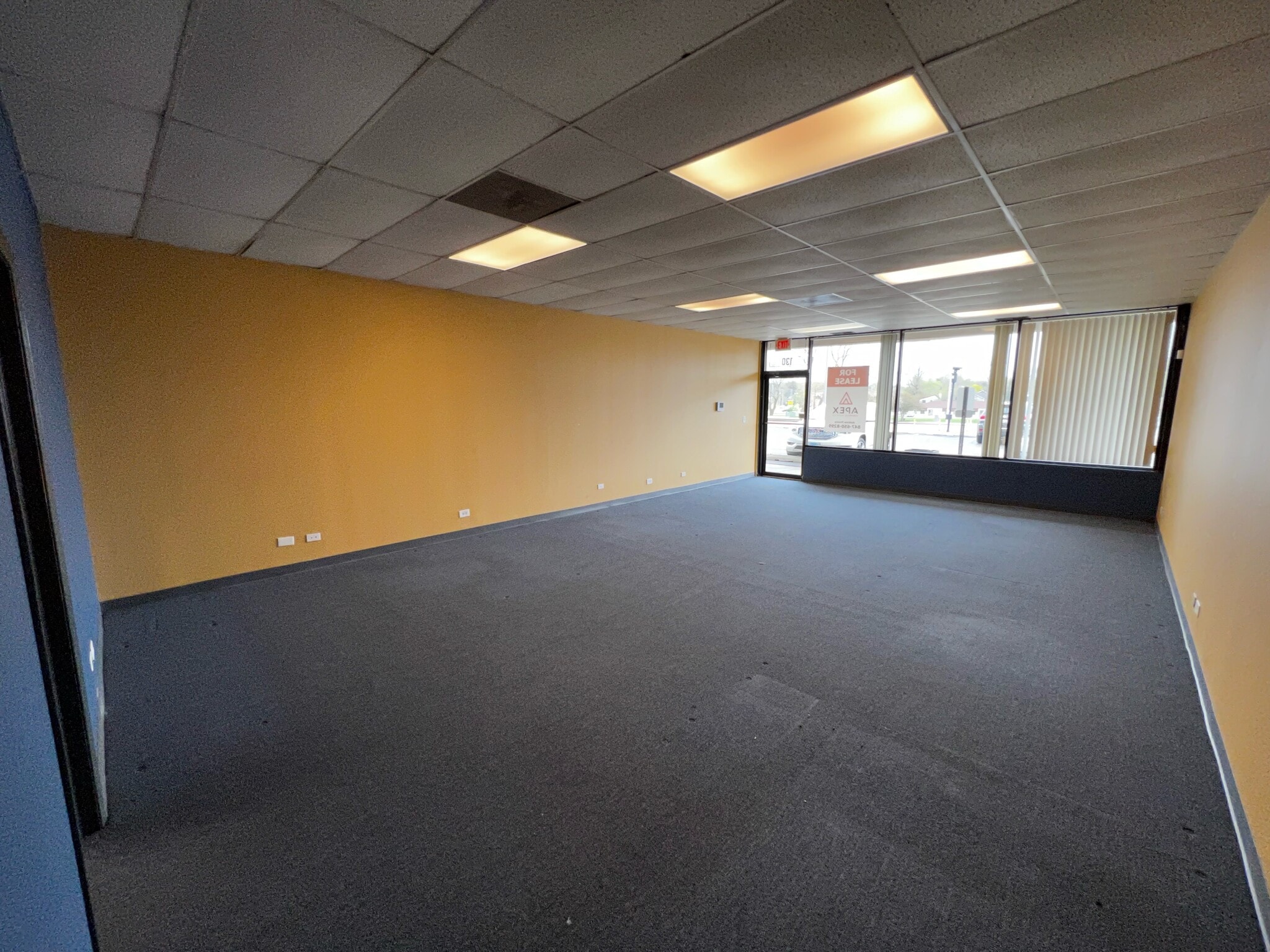 120-158 E Irving Park Rd, Wood Dale, IL for lease Interior Photo- Image 1 of 4
