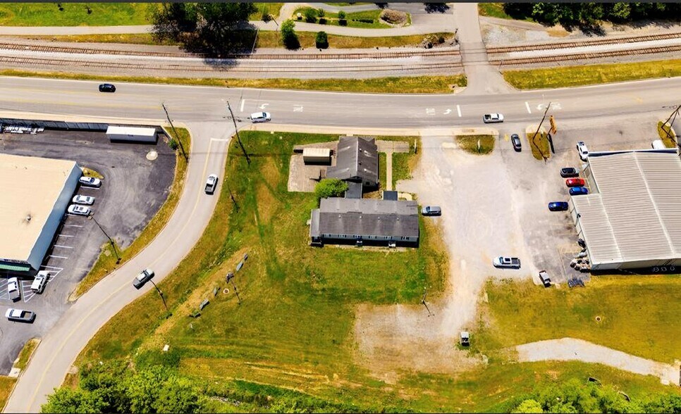 347 Thompson Rd, Pikeville, KY à vendre - Photo du bâtiment - Image 2 de 12