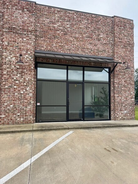 115 Aulenbrock Dr, Gluckstadt, MS for lease - Building Photo - Image 2 of 4
