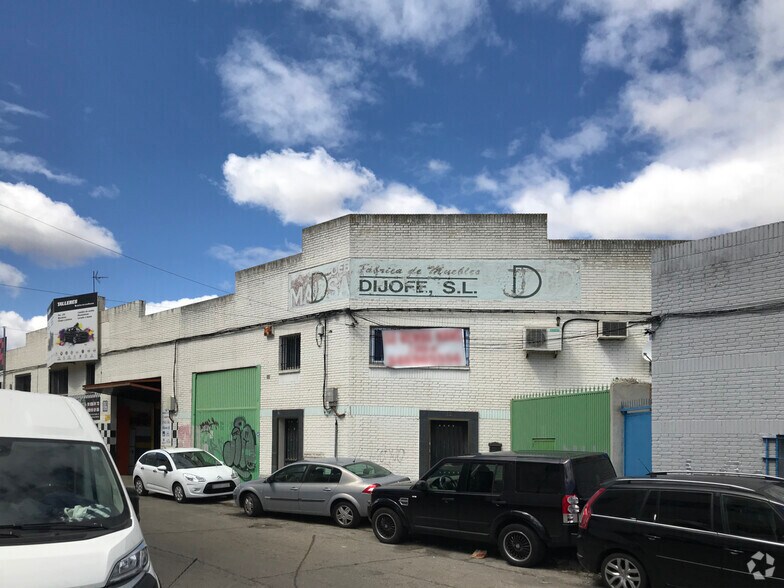Industriel dans Fuenlabrada, Madrid à louer - Photo du bâtiment - Image 2 de 2