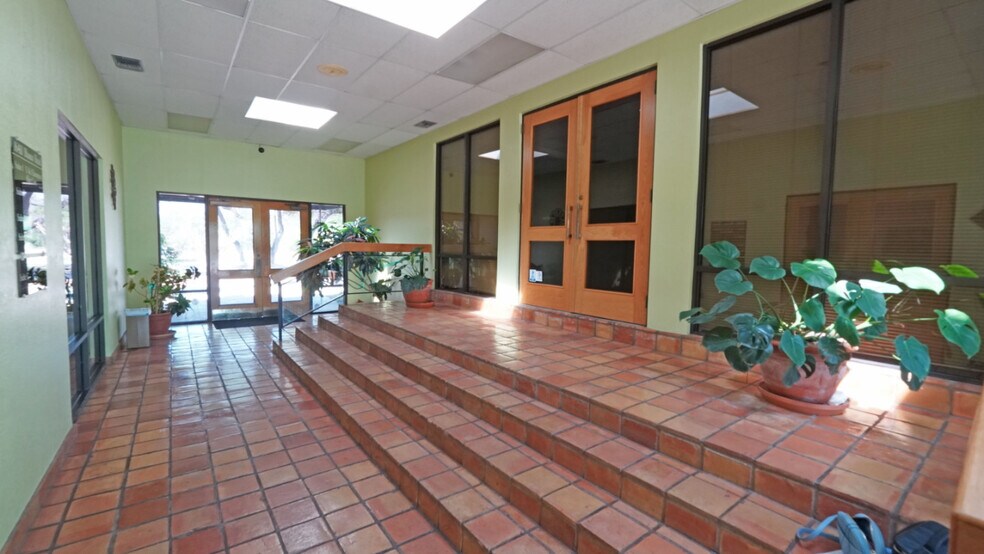 16410 Blanco Rd, San Antonio, TX à louer - Hall d’entrée - Image 3 de 8