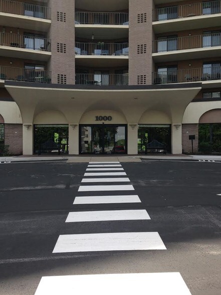 1000 Valley Forge Cir, King Of Prussia, PA à louer - Photo du bâtiment - Image 3 de 5