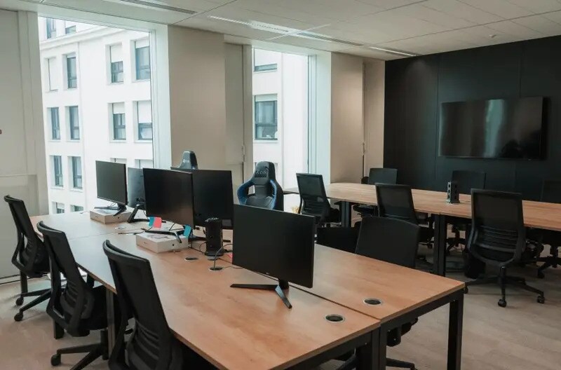 7 Rue Pablo Néruda, Levallois-Perret for lease - Building Photo - Image 3 of 9