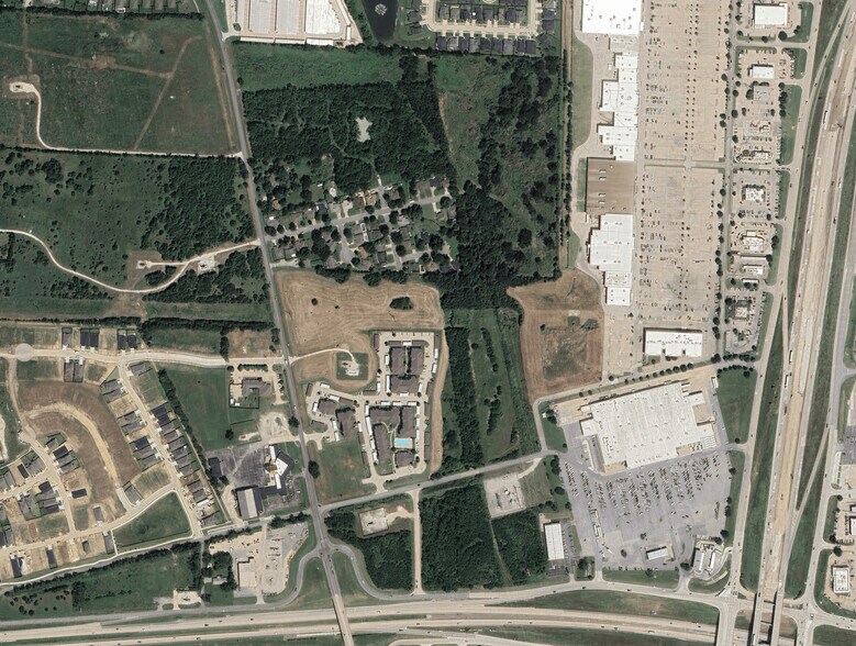 211 E Canyon Grove Rd, Sherman, TX à louer - Aérien - Image 1 de 2