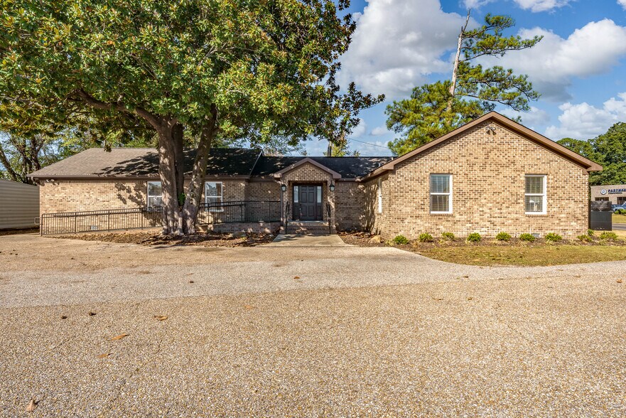 515 Hargrove Rd E, Tuscaloosa, AL à louer - Photo du bâtiment - Image 1 de 26