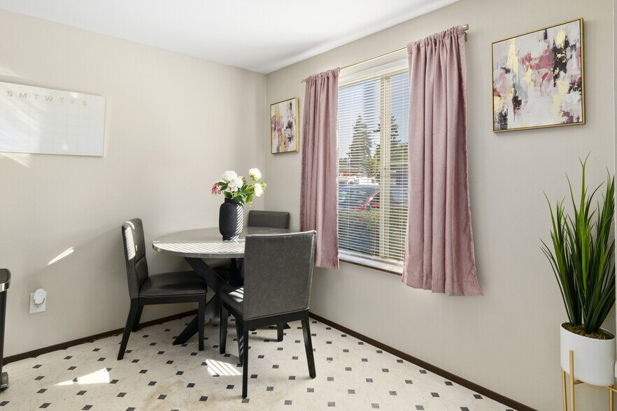 429 37th St SE, Auburn, WA à vendre - Photo du bâtiment - Image 3 de 13