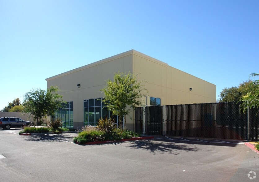 4017 Vista Park Ct, Sacramento, CA à vendre - Photo du bâtiment - Image 2 de 6