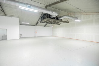 2403 Washington St, Waller, TX for lease Interior Photo- Image 1 of 9