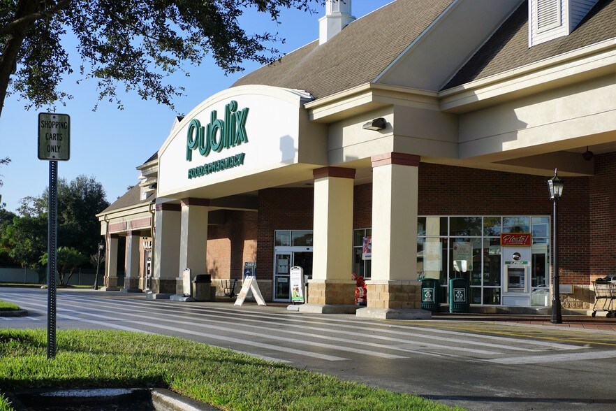 1220 Kingsway Rd, Brandon, FL à louer - Photo du bâtiment - Image 1 de 7
