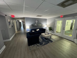 5353 N Federal Hwy, Fort Lauderdale, FL for lease Interior Photo- Image 1 of 22