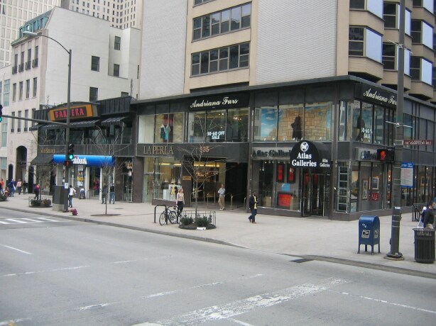 535-541 N Michigan Ave, Chicago, IL à louer - Photo du bâtiment - Image 2 de 11